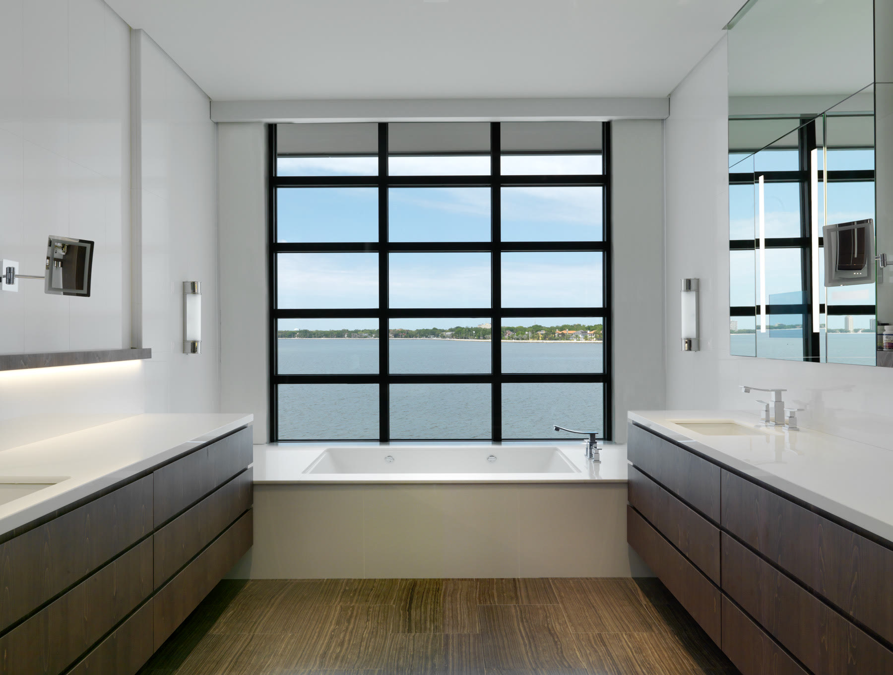 Master bathroom. Residence by M2Develop