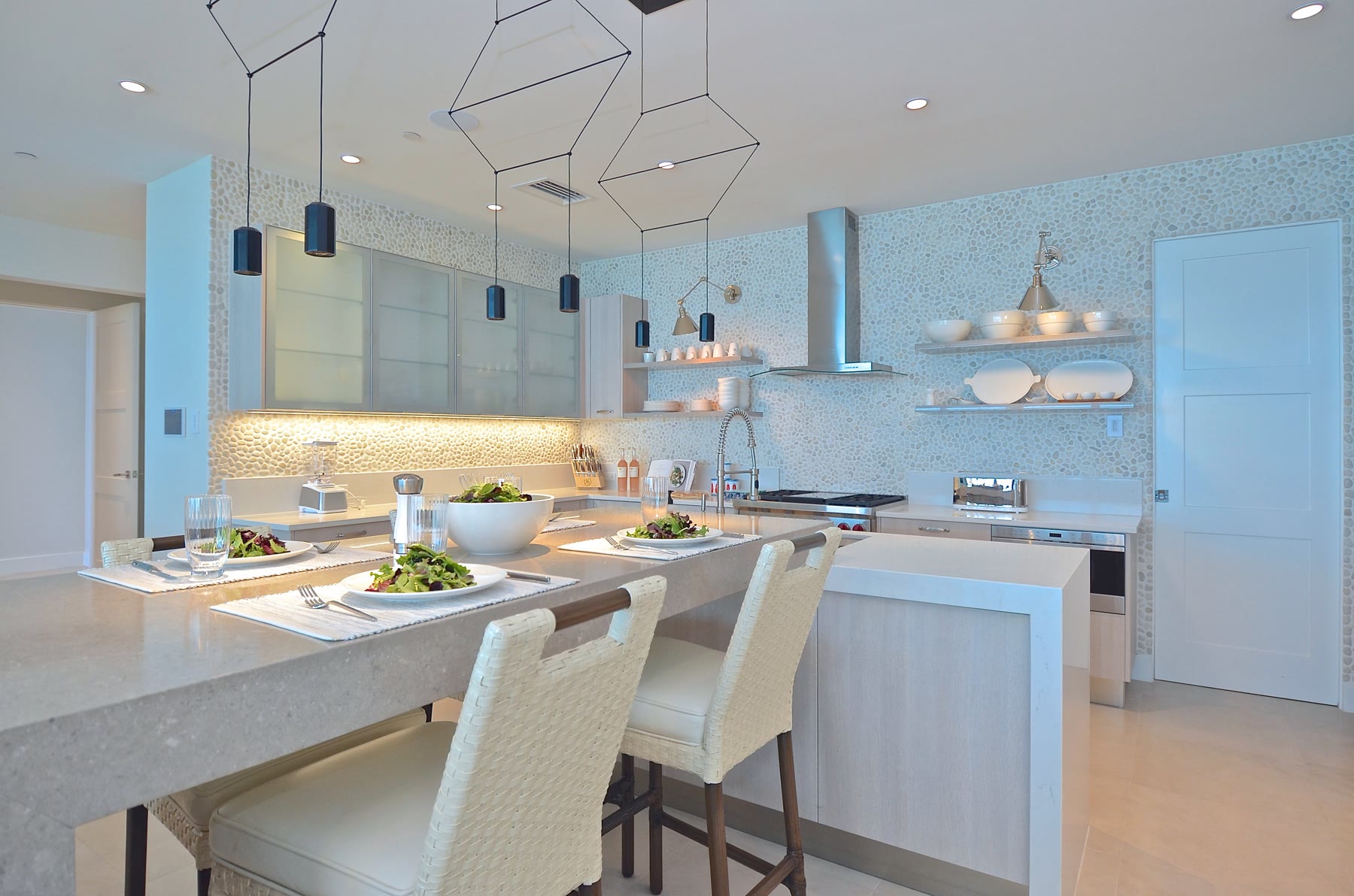 Kitchen island. Residence by M2Develop