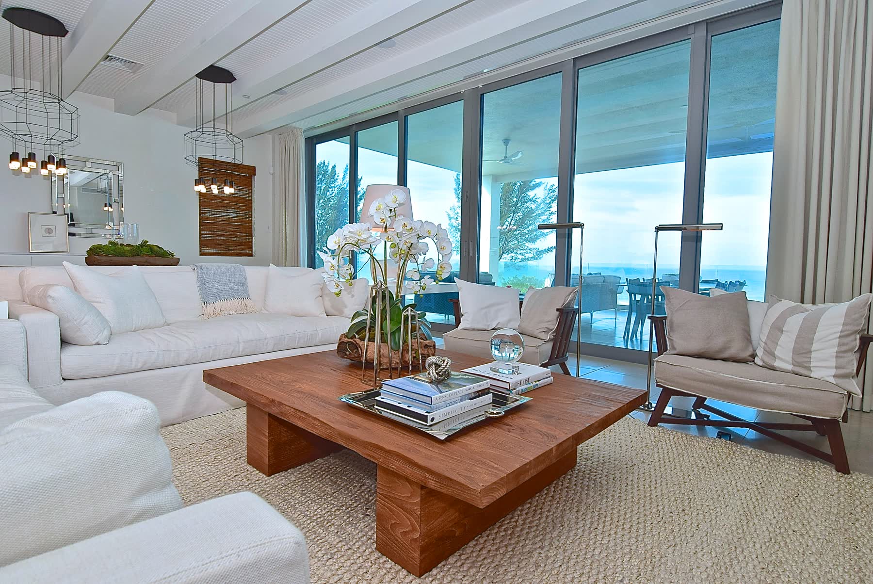 Living, looking out. Residence by M2Develop