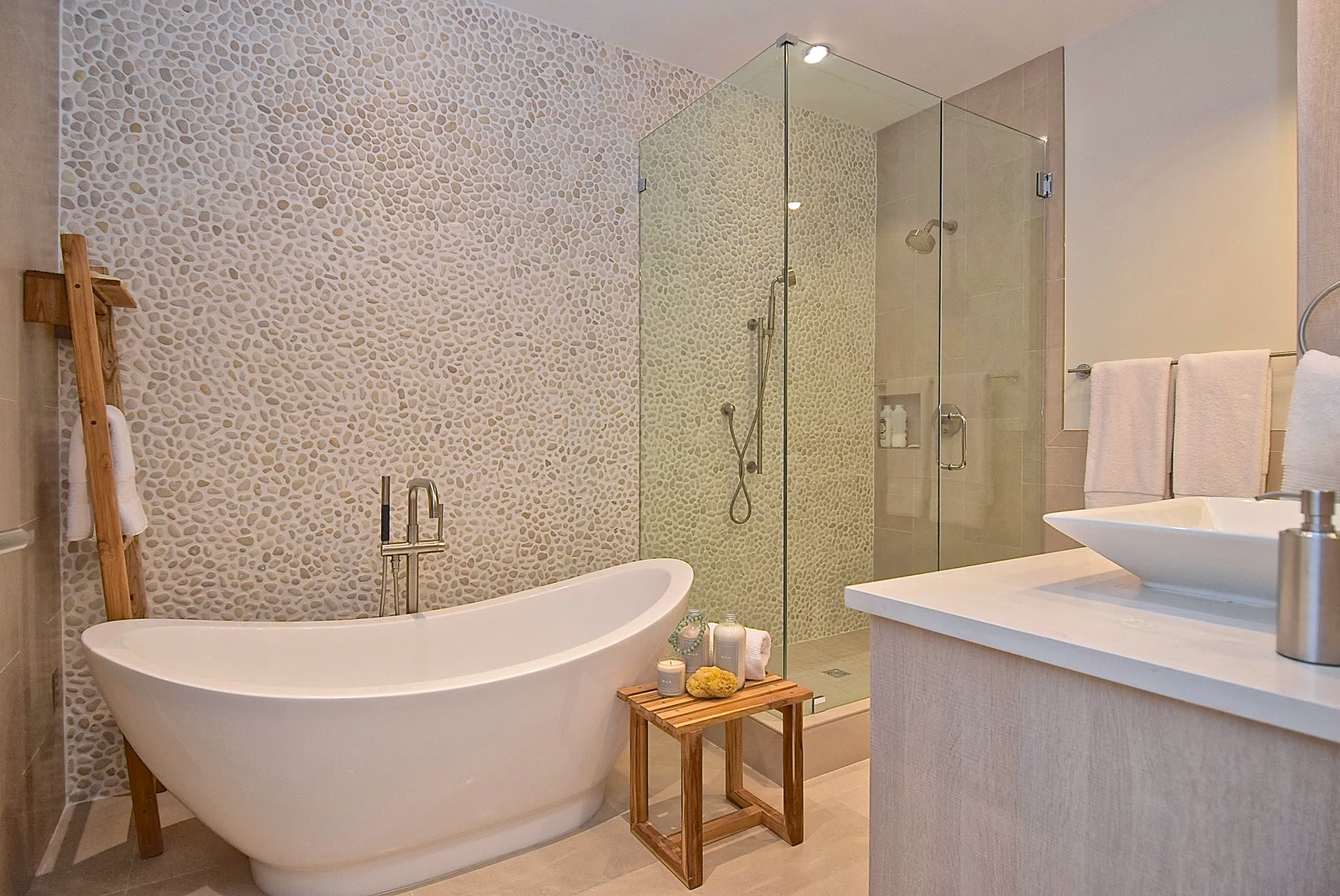 Master bathroom. Residence by M2Develop