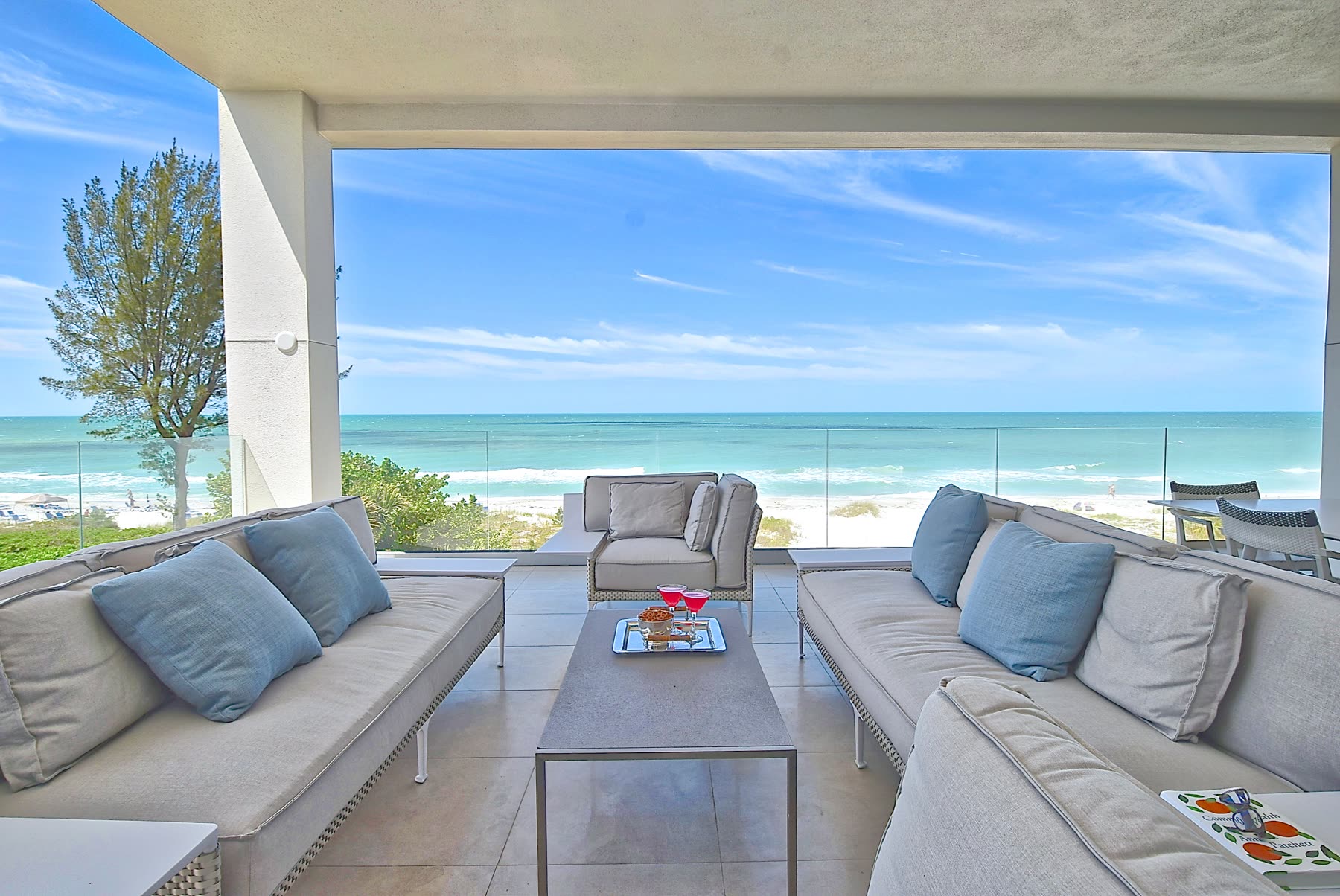 Terrace, the long view. Residence by M2Develop