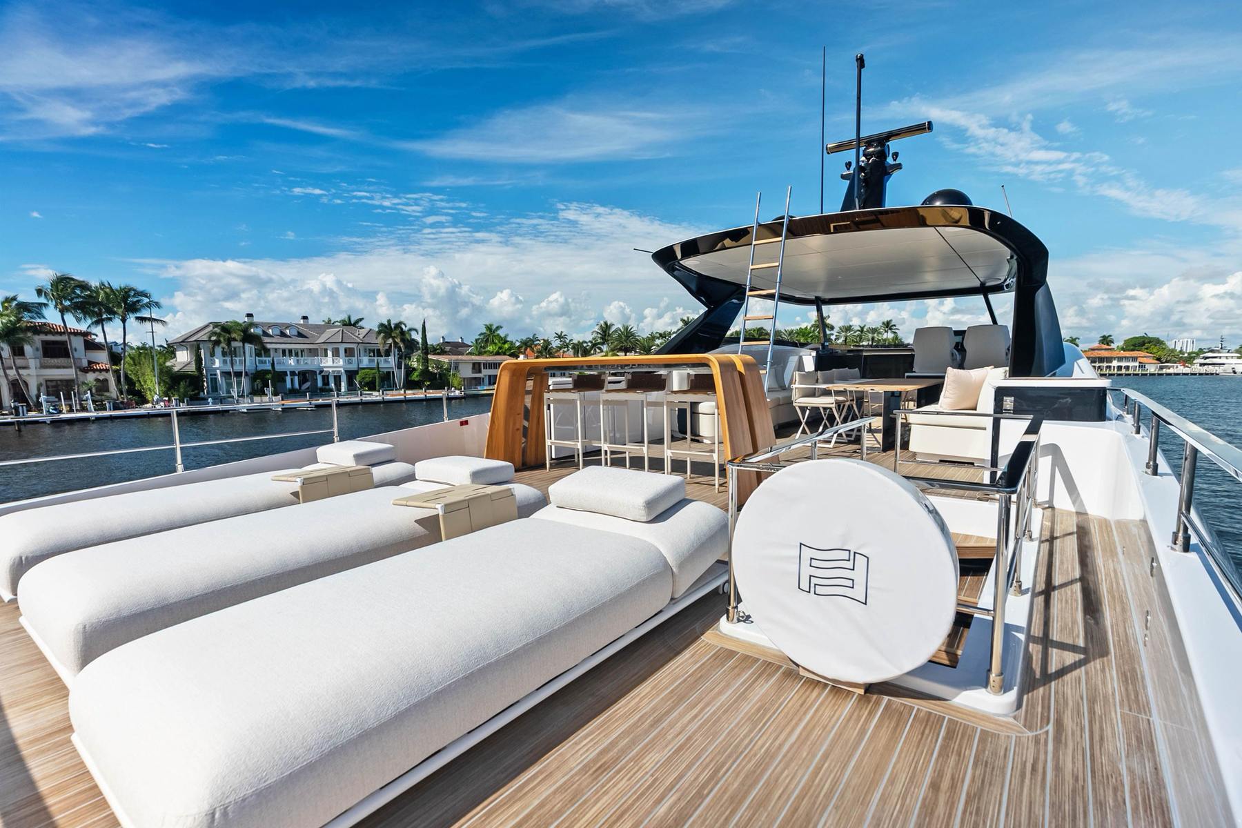 Flybridge. Yacht exterior by M2Develop, Fort Lauderdale